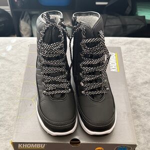 Khombu Black and White Lace-Up Boots